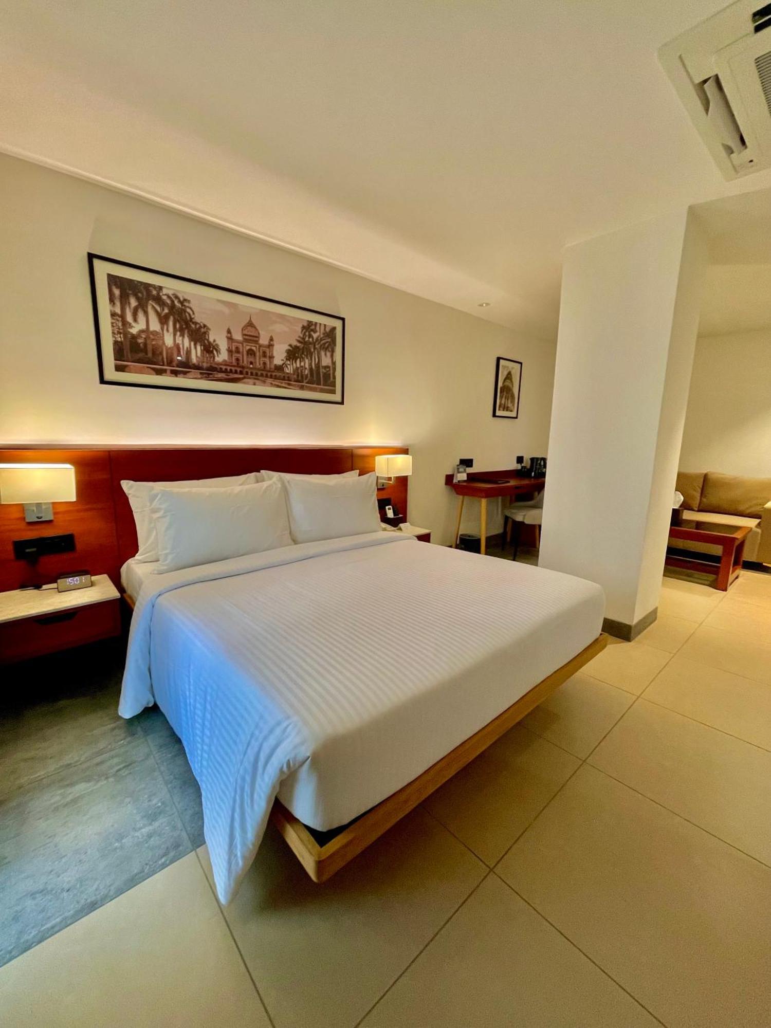 Best Western Maharani Bagh Neu-Delhi Exterior foto